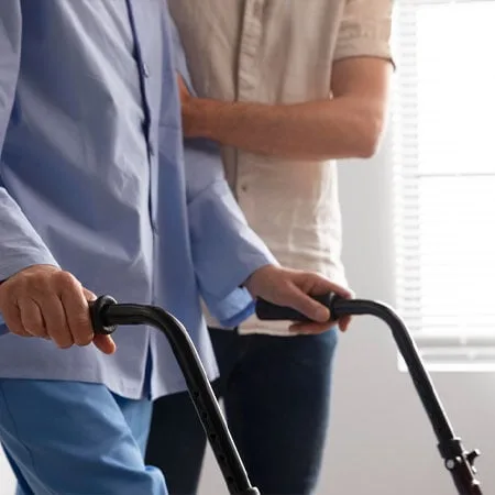 rolator s choditkom v jednom